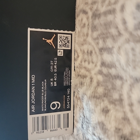 Boys youth Air Jordan 1 MID - Picture 2 of 9